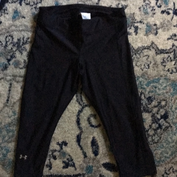 Black work out capris - Picture 2 of 4